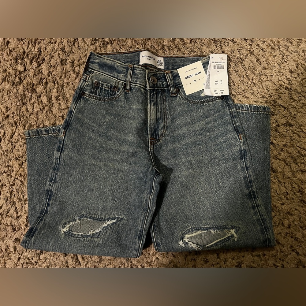 Abercrombie kids lightweight baggy jeans size 5/6